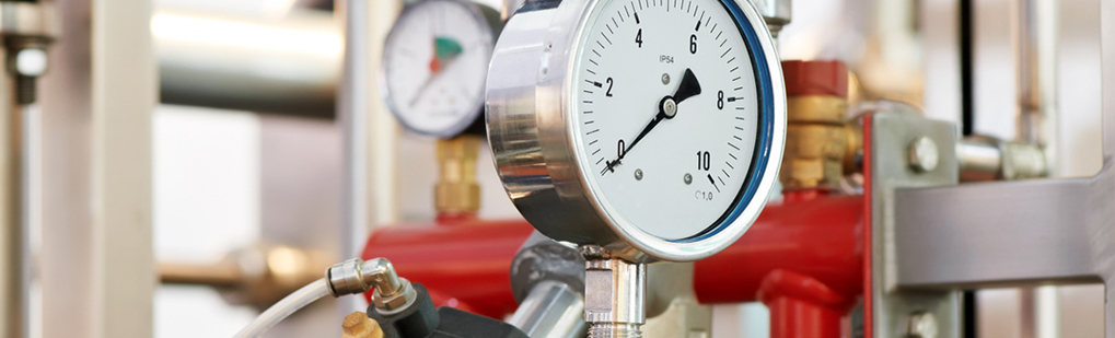 Technicien effectuant une réparation de chaufferie  - CDEPRIM